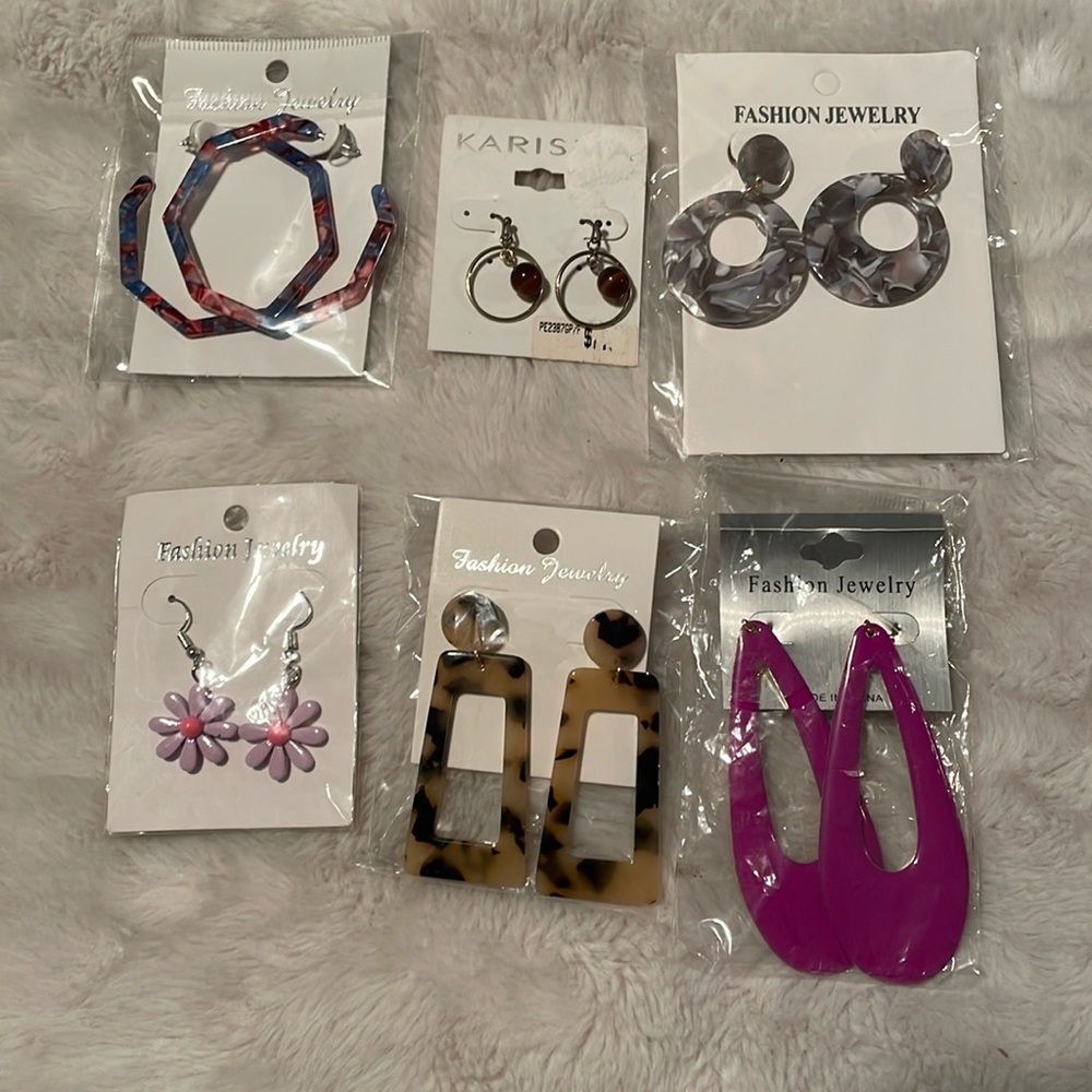 6 pairs of pierced earrings NWT